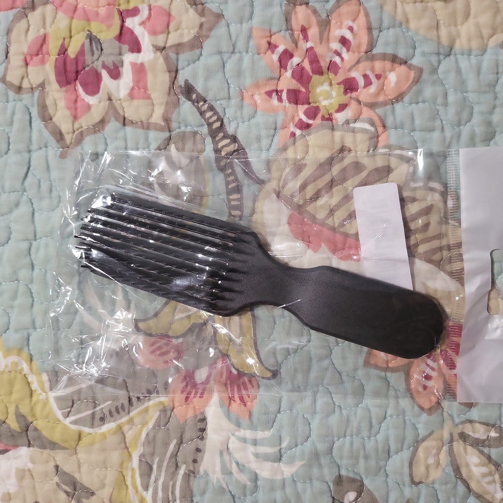 NWT Detangling Brush